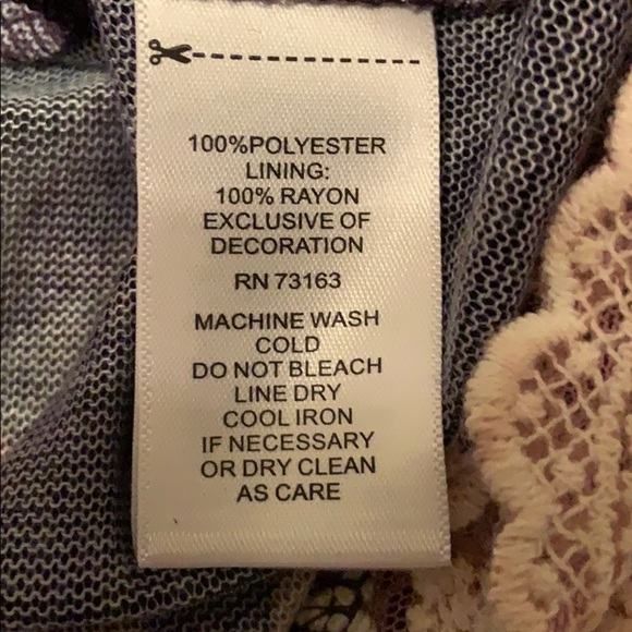 59. Cupio Hi Low Hem Blouse, Floral & Long Sle… - Picture 12 of 13